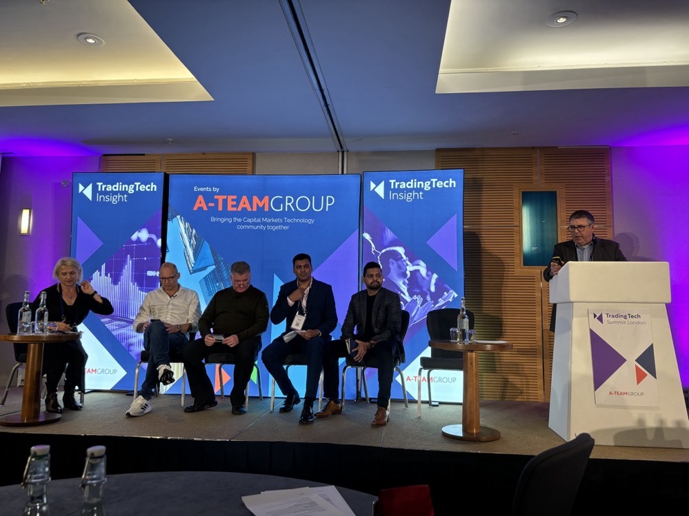 Deepak-Dhayatker-speaking-at-the-panel-Transitioning-from-monolithic-to-agile-architectures
